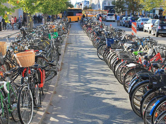 If cyclist-friendly cities like Copenhagen can offer abundant and conveniently sited parking space for bikes, why not Australian cities?&nbsp;Grey Geezer/Wikimedia,&nbsp;CC BY-SA
