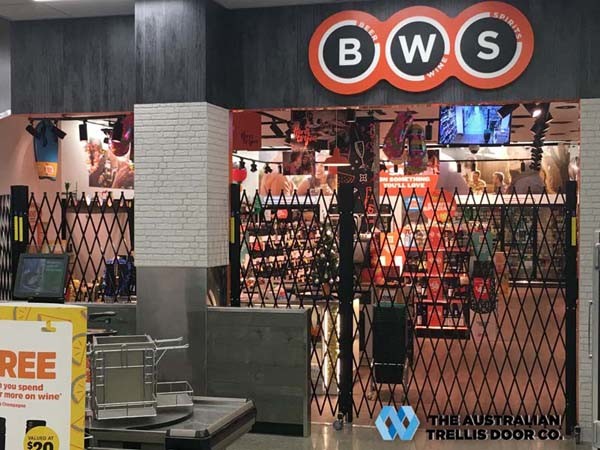 ATDC&rsquo;s portable fencing system at BWS store, Chadstone VIC
