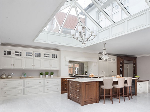 white modern shaker kitchen