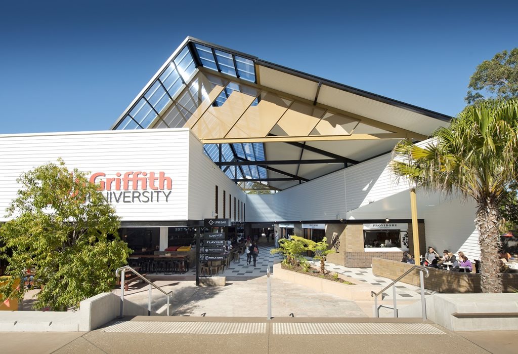 Copy-of-Beatrice-Hutton-Award-Commercial-Architecture_Griffith-University-Student-Guild-Uni-Bar-and-Link-Refurbishment_Push-Architects_Photo-Eason-Creative.jpg