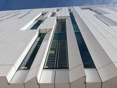 Safetyline Jalousie&#39;s louvre windows at the Canberra Region Cancer Centre
