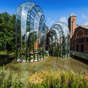 Thomas Heatherwick completes sculptural glasshouses for Bombay Sapphire ...