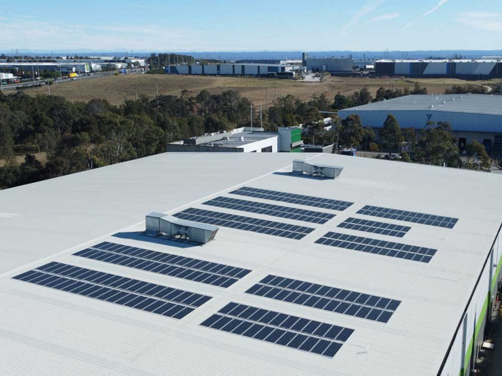 Alspec's manufacturing facility featuring GoodWe’s lightweight solar panels 