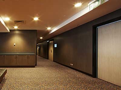 Laminex’s Clipwall was selected to achieve the desired aesthetic and functional objectives of the Novotel Canberra refurbishment. Image: Andrew Iser