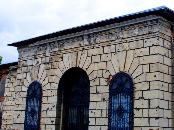 hungarian architecture bullet holes