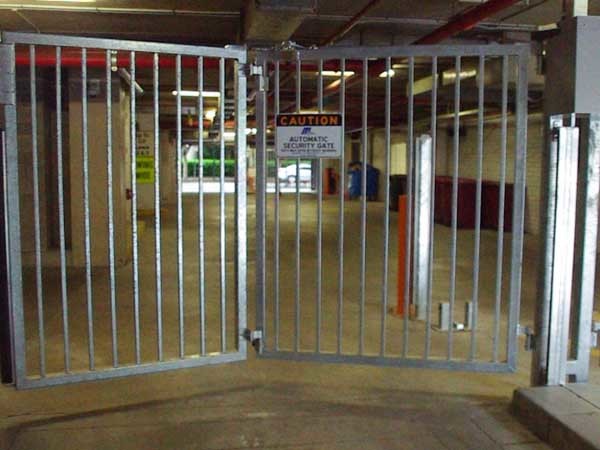 Magnetic trackless speed gates securing emergency services site
