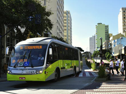 Smart bus use can transform public transport in cities, as EMBARQ is doing in Brazil. Image: EMBARQ Brasil/Flickr, CC BY-NC
