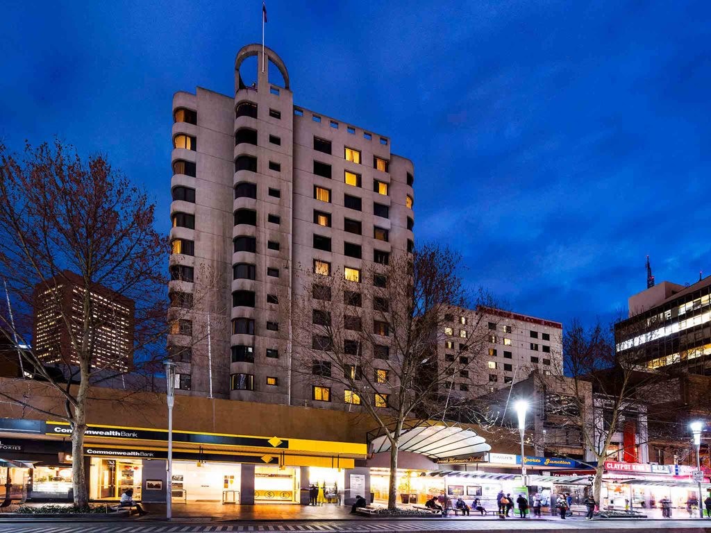 French multinational hotel group AccorHotels is claiming an Australian first with its upcoming integrated vertical dual hotel build in Melbourne&rsquo;s CBD, due to be complete sometime in late 2018. Image: AccorHotels
