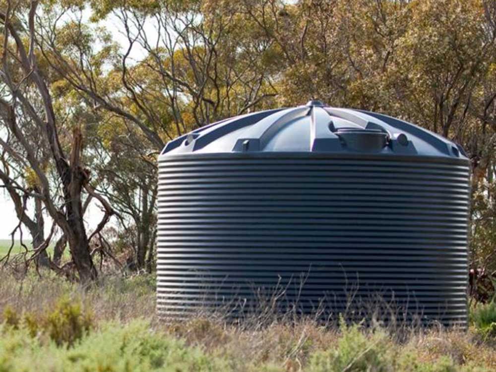 Polymaster supplied eight of their 31,700L rainwater tanks to Brookeshill Orchards
