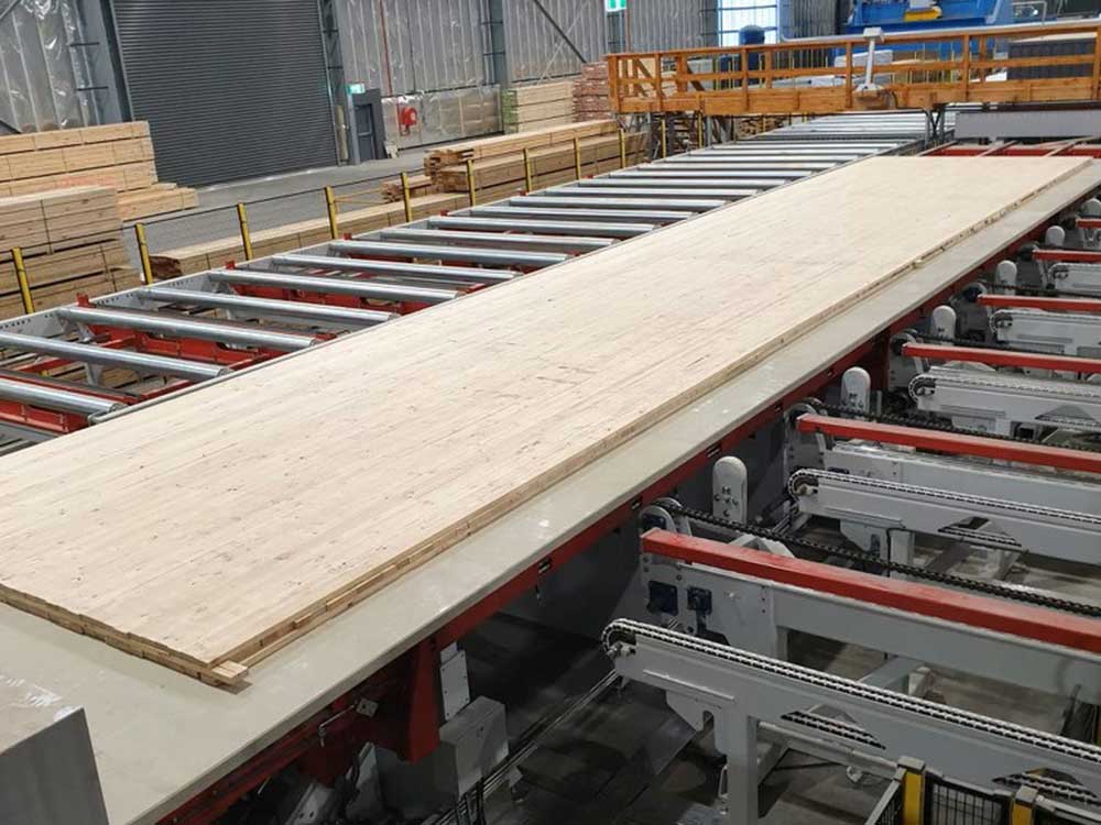 The first CLT panel pressed at the NeXTimber facility