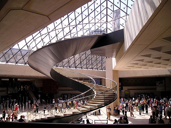 the louvre stair