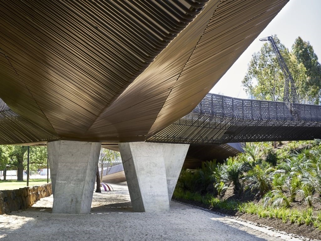 Tanderrum Bridge by John Wardle Architects and NADAAA in collaboration with GHD, Oculus, ElectroLight and Buro North&nbsp;was among the winners of the 2017 Victorian Premier&rsquo;s Design Awards. Photography by Kristoffer Paulsen&nbsp;
