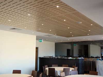 Ultraflex’s slotted veneer panels used on the restaurant’s ceiling