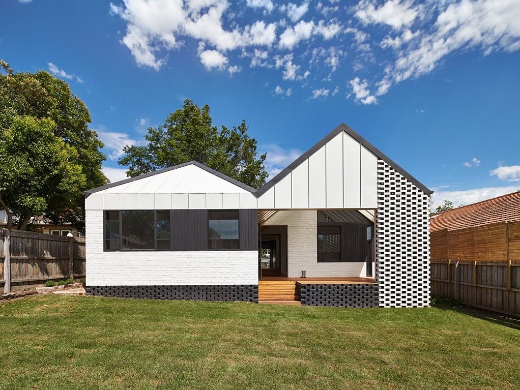 The 2016 Houzz &amp; Home survey revealed a drop in the hiring of&nbsp;building designers and architects as a percentage on last year. Image: Hip &amp; Gable by Architecture Architecture. Photography by Peter Bennetts
