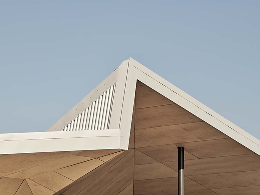 Dendy Park sports pavilion featuring Maxiply plywood panels